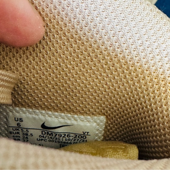 NWOT Nike Women Air Force 1 High DM7926 200 Billie Eilish Size 6 - Picture 7 of 9